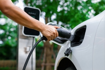 EV charge point rollout gets £185m boost image