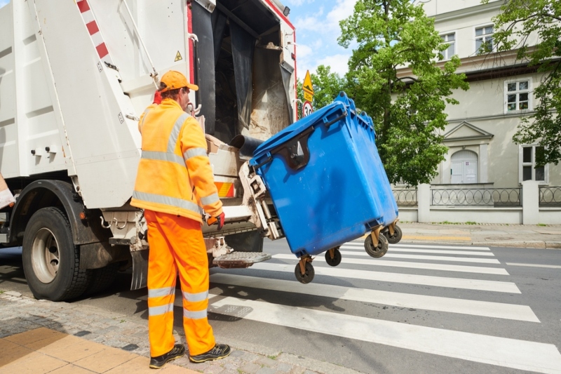 Fleetclear improves bin lifting operation safety image