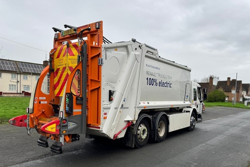 Council collects data with electric refuse vehicle trial image