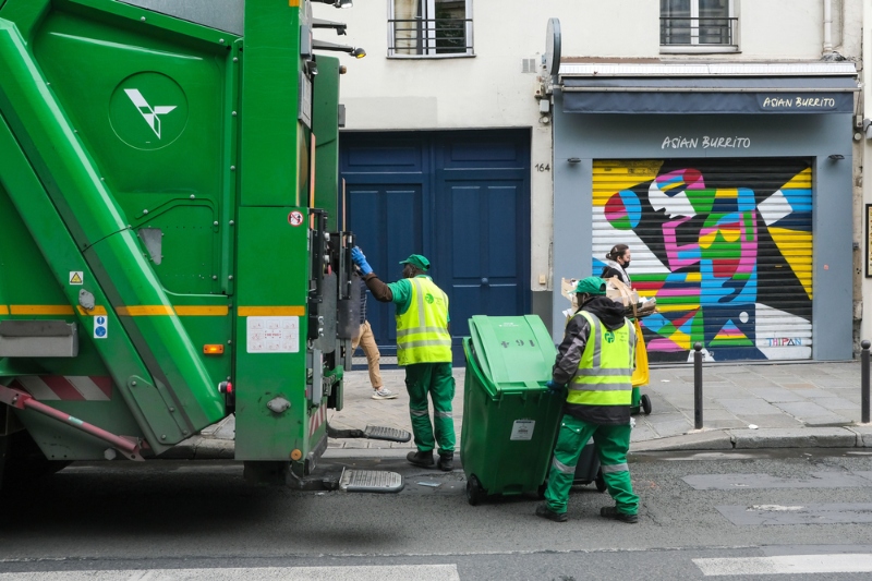 Coventry bin lorry driver strike to cost council £1.8m  image