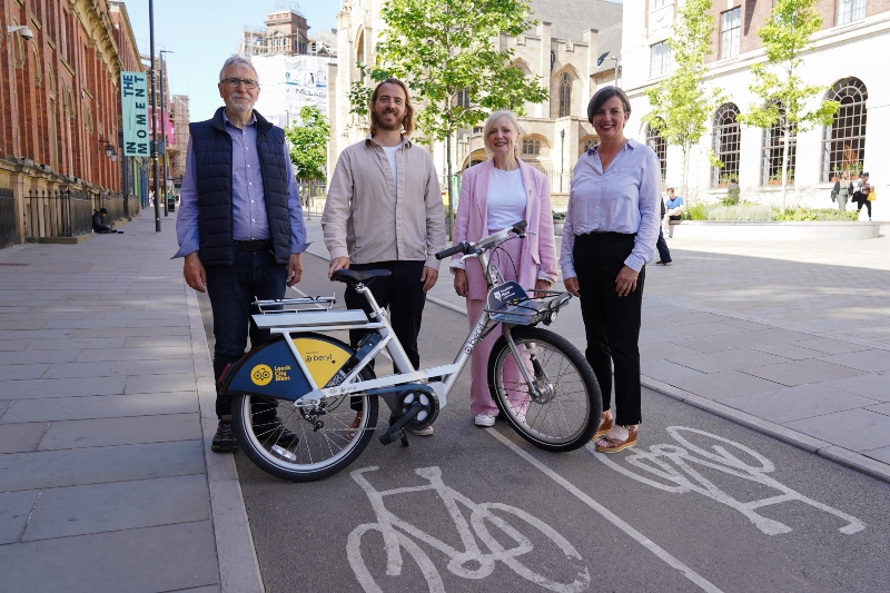 Leeds green lights e-bike scheme image