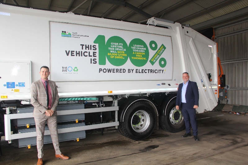 North Northants unveils new electric refuse vehicle image
