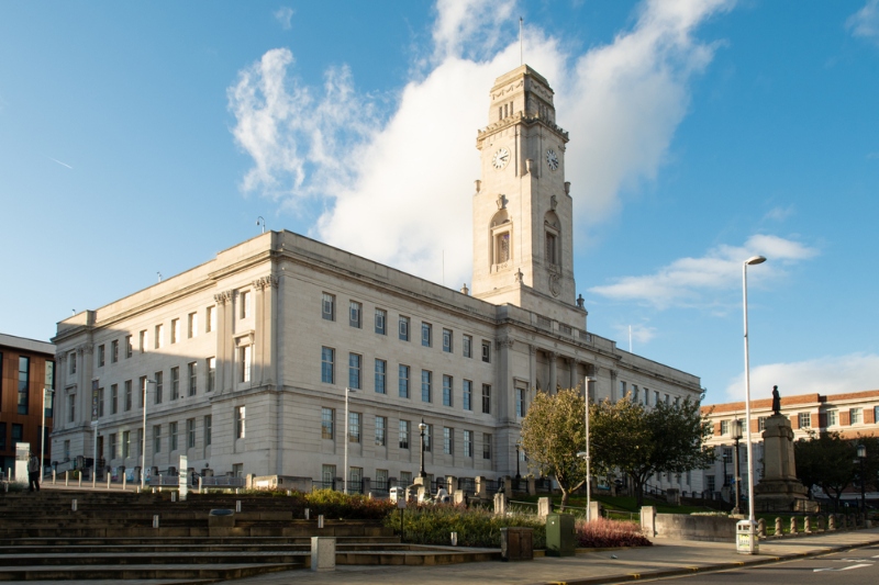 Barnsley council approves decision to buy £450,000 electric bin lorry image