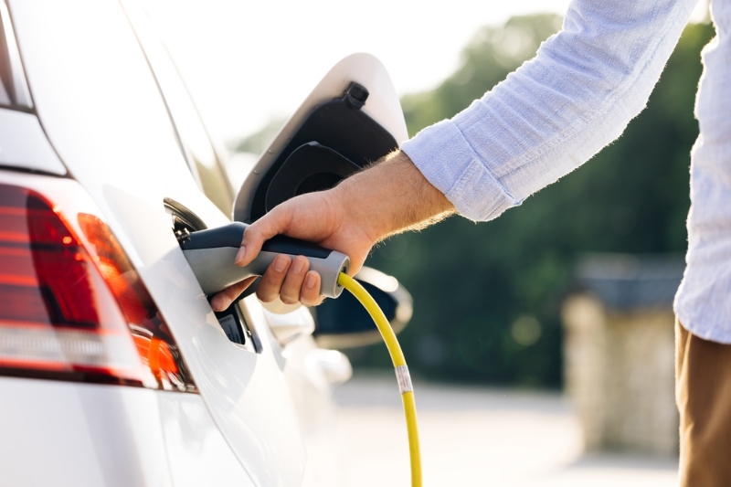 Progress stalls on EV charge points image