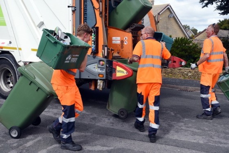 Recycling truck fire prompts battery warning image