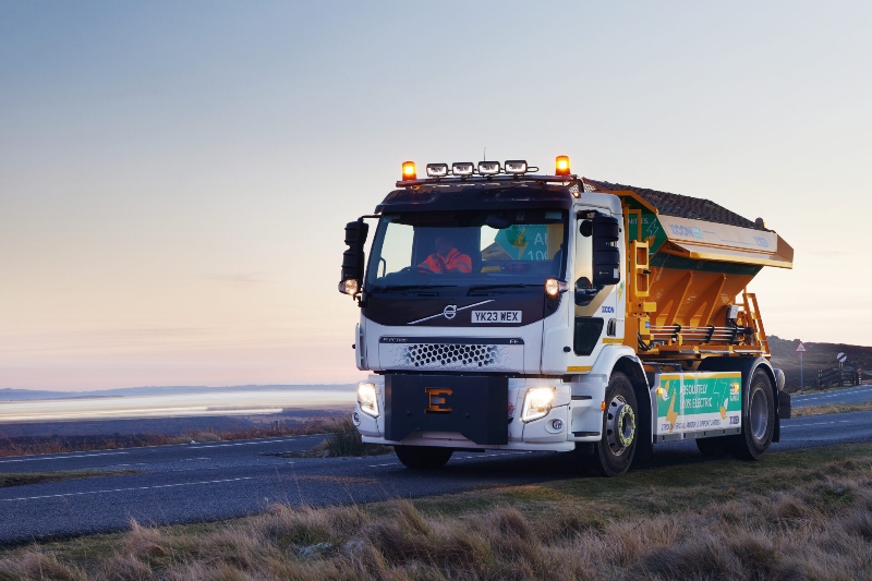 Fully electric gritter in ‘landmark’ contract image