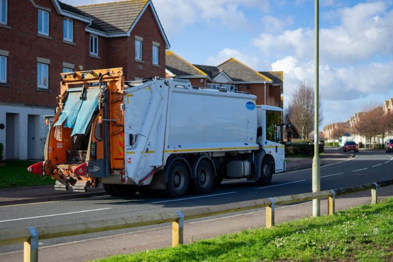 Hammer-wielding man fined after bin crew attack
