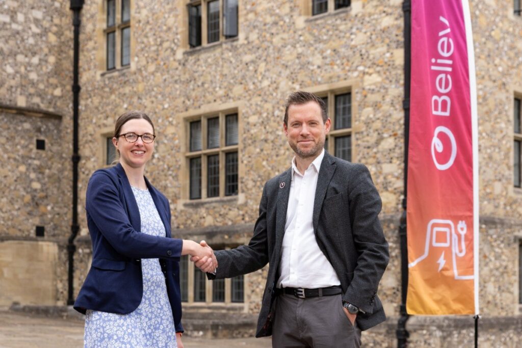 Hampshire CC signs largest LEVI deal to date with 17,000 EV charger rollout